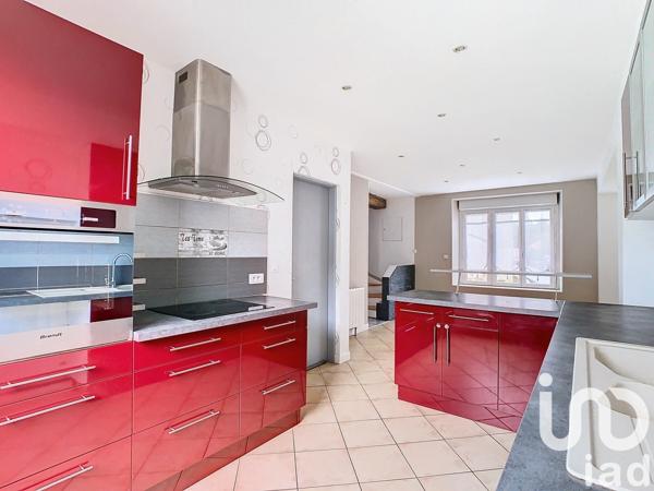 Maison traditionnelle 6 pièces de 147 m² à Broussy-le-Grand (51230)