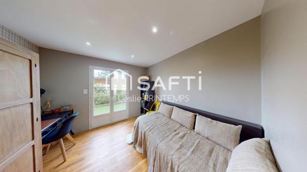 Plain-pied 4 chambres avec piscine et garage