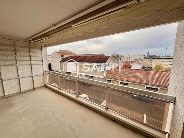 APPARTEMENT 2 CHAMBRES + CAVE ET PLACE DE PARKING COUVERTE A NIORT !