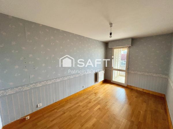 APPARTEMENT 2 CHAMBRES + CAVE ET PLACE DE PARKING COUVERTE A NIORT !