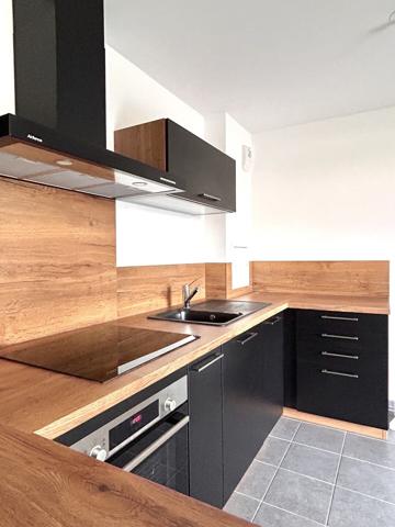 APPARTEMENT 2 PIÈCES 44 M² - TERRASSE - STATIONNEMENT