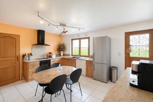 Maison Sains En Amienois 7 pièce(s) 163 m2