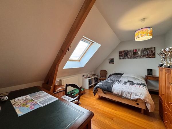 Maison Sains En Amienois 7 pièce(s) 163 m2