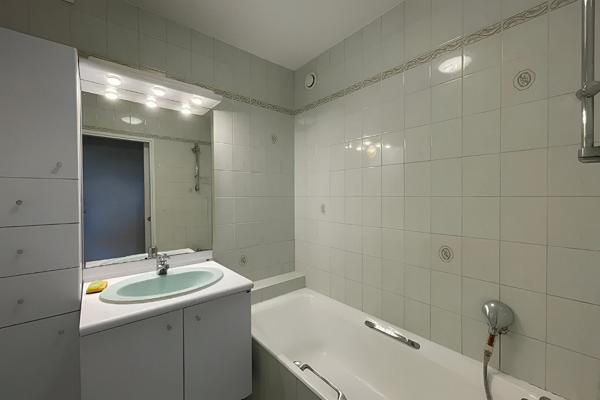 Appartement Nantes 2 pièce(s) 55.33 m2 - balcon et garage