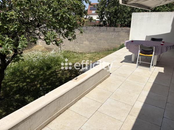 Maison
         5 pièces
        - 107 m² Exclusivité 630 000 € *