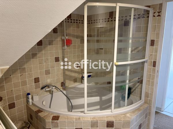 Maison
         5 pièces
        - 107 m² Exclusivité 630 000 € *