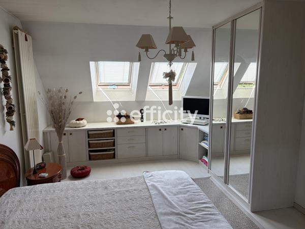 Maison
         5 pièces
        - 107 m² Exclusivité 630 000 € *