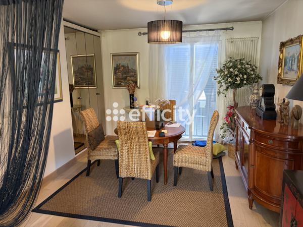 Maison
         5 pièces
        - 107 m² Exclusivité 630 000 € *