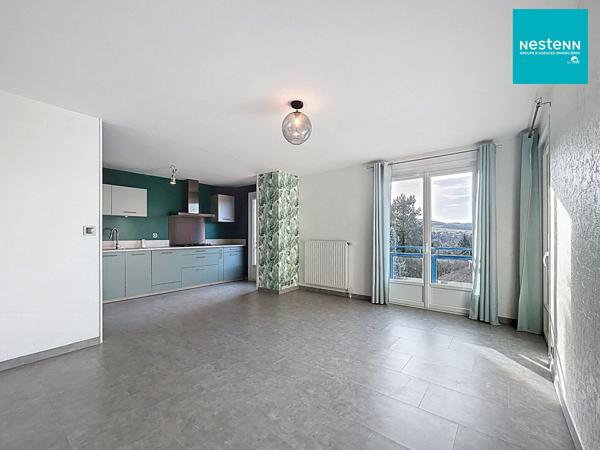 Appartement 4 pièces avec ascenseur - Saint-Just-Saint-Rambert