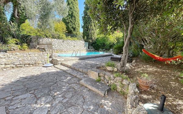 Maison à vendre    6 pièces • 300 m2 Mouans-Sartoux