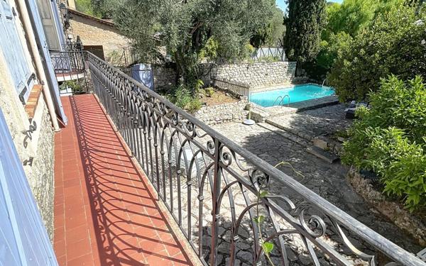 Maison à vendre    6 pièces • 300 m2 Mouans-Sartoux