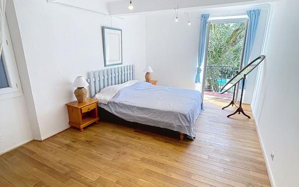 Maison à vendre    6 pièces • 300 m2 Mouans-Sartoux