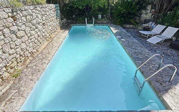 Maison à vendre    6 pièces • 300 m2 Mouans-Sartoux