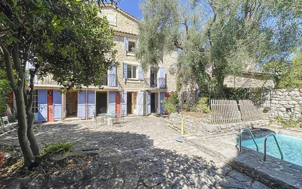Maison à vendre    6 pièces • 300 m2 Mouans-Sartoux