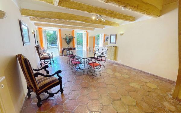 Maison à vendre    6 pièces • 300 m2 Mouans-Sartoux
