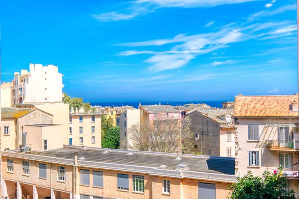 Vente Appartement 4 pièces avec garage Bastia Centre
