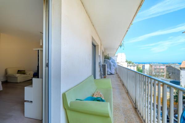 Vente Appartement 4 pièces avec garage Bastia Centre