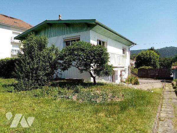 pavillon individuel  de 92 m² avec terrain attenant de 1092 m²
Etat à rénover