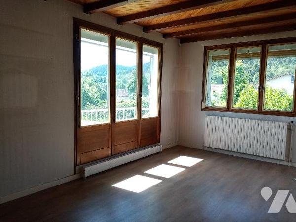 pavillon individuel  de 92 m² avec terrain attenant de 1092 m²
Etat à rénover