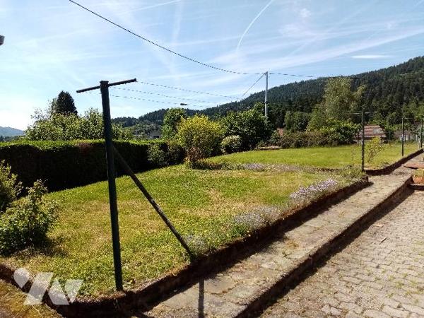 pavillon individuel  de 92 m² avec terrain attenant de 1092 m²
Etat à rénover