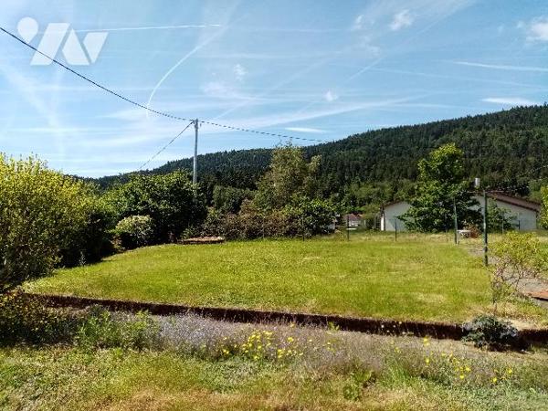 pavillon individuel  de 92 m² avec terrain attenant de 1092 m²
Etat à rénover
