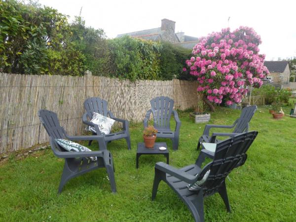 A Vendre Charmante Maison au Cur de Plouha  Accès direct au Centre-Ville, Jardin et Potager