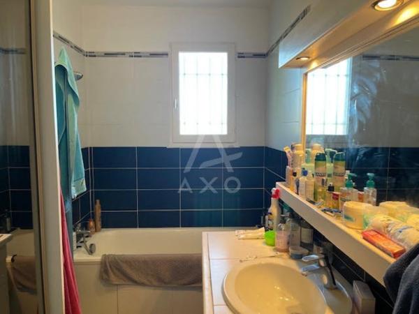 VILLA R+1 137 M² + CHALET 20M² SUR 900M² DE TERRAIN CLOS PROCHE CENTRE