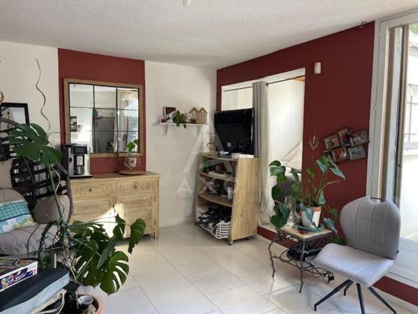 VILLA R+1 137 M² + CHALET 20M² SUR 900M² DE TERRAIN CLOS PROCHE CENTRE