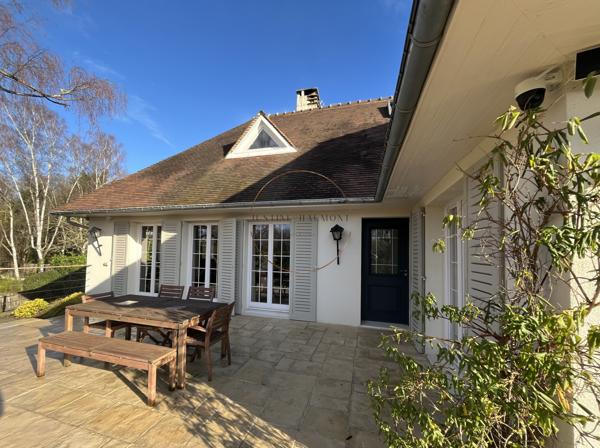 Orgeval (78630) Maison familiale – 242 m² – Terrain 1 763 m² – Orientation Sud – Bon état général - DPE B - Pompe à chaleur