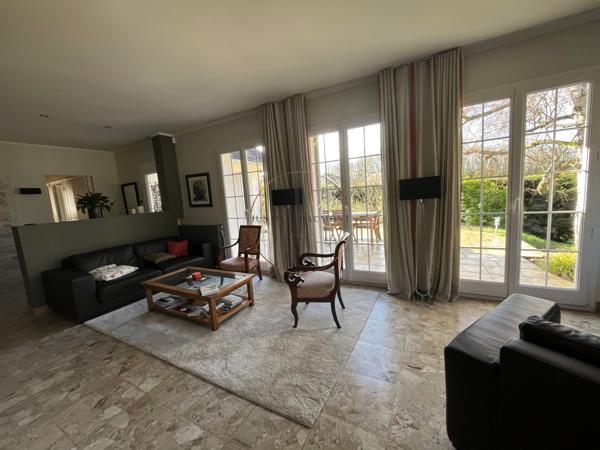 Orgeval (78630) Maison familiale – 242 m² – Terrain 1 763 m² – Orientation Sud – Bon état général - DPE B - Pompe à chaleur