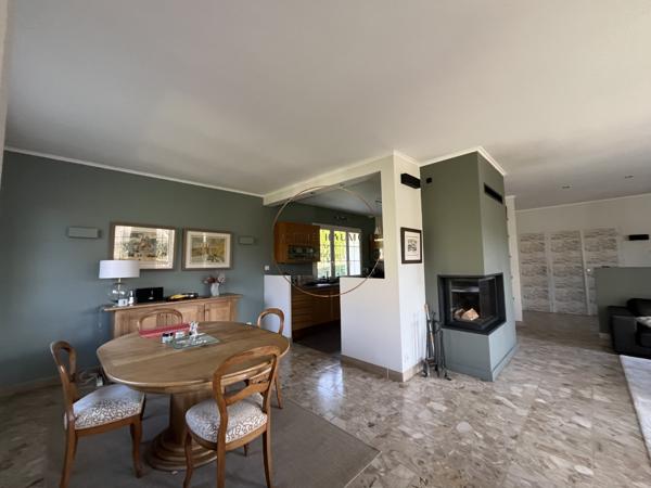 Orgeval (78630) Maison familiale – 242 m² – Terrain 1 763 m² – Orientation Sud – Bon état général - DPE B - Pompe à chaleur