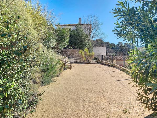 Ventabren (13122) Praticité, confort et esprit provençal à 12 minutes d'aix