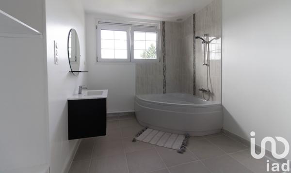 Maison à vendre 6 pièces 151 m² Châteauneuf-la-Forêt