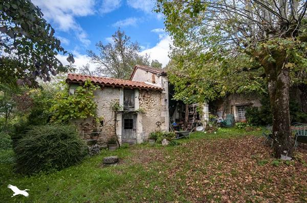 Maison à vendre |  Bourdeilles |  9 pièces | 262 m²
