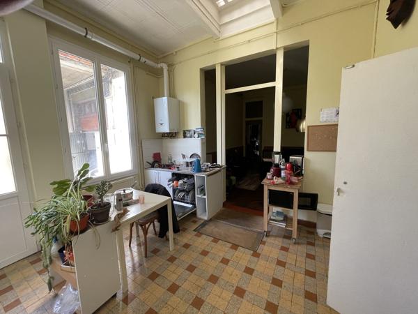 MAGNIFIQUE T4 A RENOVER AVEC TERRASSE ET CAVE