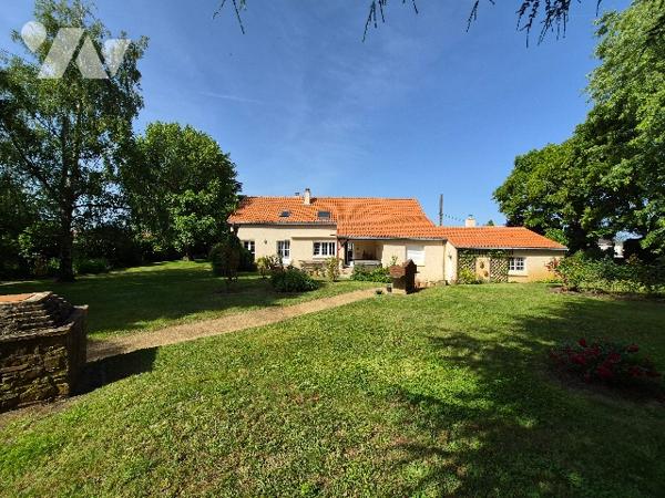 LOROUX BOTTEREAU, Maison 4 chambres sur terrain de près de 2500m²