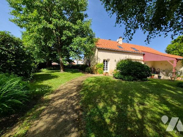 LOROUX BOTTEREAU, Maison 4 chambres sur terrain de près de 2500m²