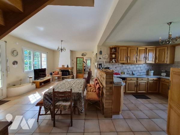 LOROUX BOTTEREAU, Maison 4 chambres sur terrain de près de 2500m²
