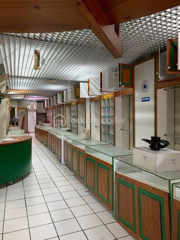 Immeuble mixte de 838 m²