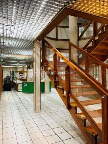 Immeuble mixte de 838 m²