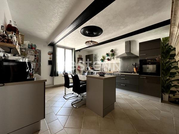 FAINS VEEL : Maison 9 pièces , 5 chambres, garage, jardin, proche des commerces