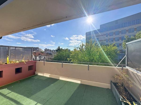 T2 meublé avec grande terrasse – Emplacement d’exception à Toulouse