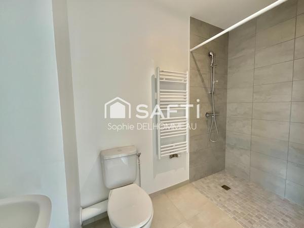 appartement studio neuf avec place parking