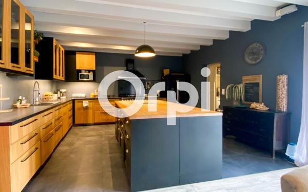 Maison à vendre    5 pièces •  Saumur