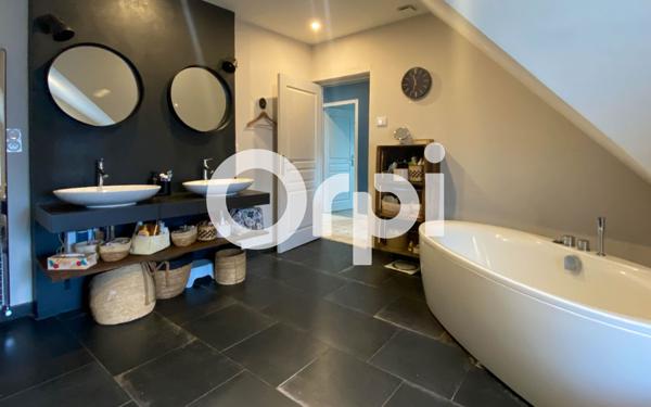 Maison à vendre    5 pièces •  Saumur