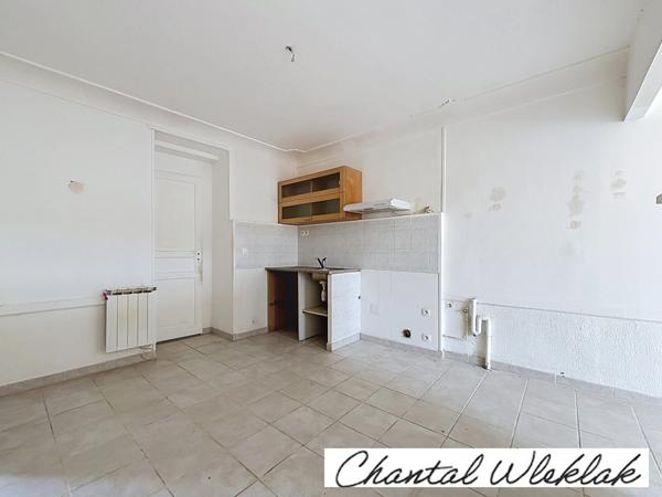 Immeuble de rapport à vendre 3 logements  (07) à Lachapelle sous Aubenas 145 m2 hab - Terrain 415 m2