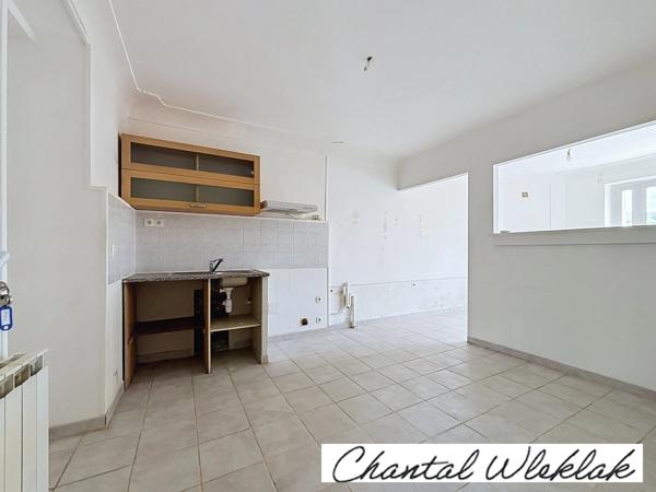 Immeuble de rapport à vendre 3 logements  (07) à Lachapelle sous Aubenas 145 m2 hab - Terrain 415 m2