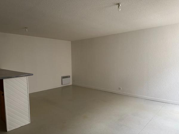 T2 au 1er étage avec cave