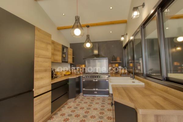 Villa de plain-pied — 174 m² — 4 Chambres - Piscine chauffée - Le Château-d'Oléron