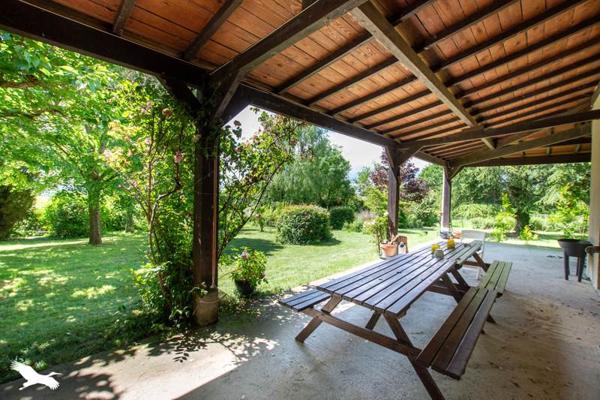 Maison à vendre 830 000 € Clermont-le-Fort 10 p 430 m² DPE D